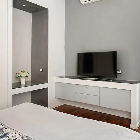 Living Rhome - Condotti * Rome