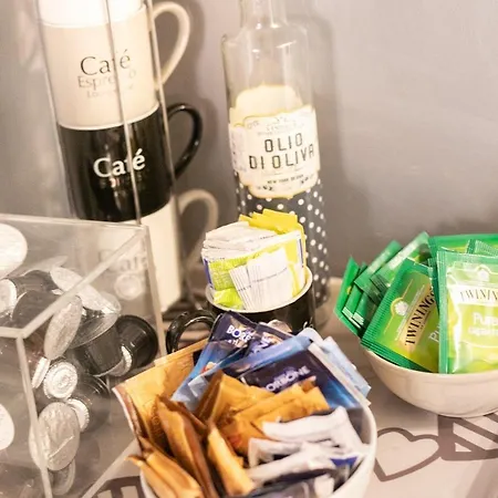 Living Rhome - Condotti Apartament *